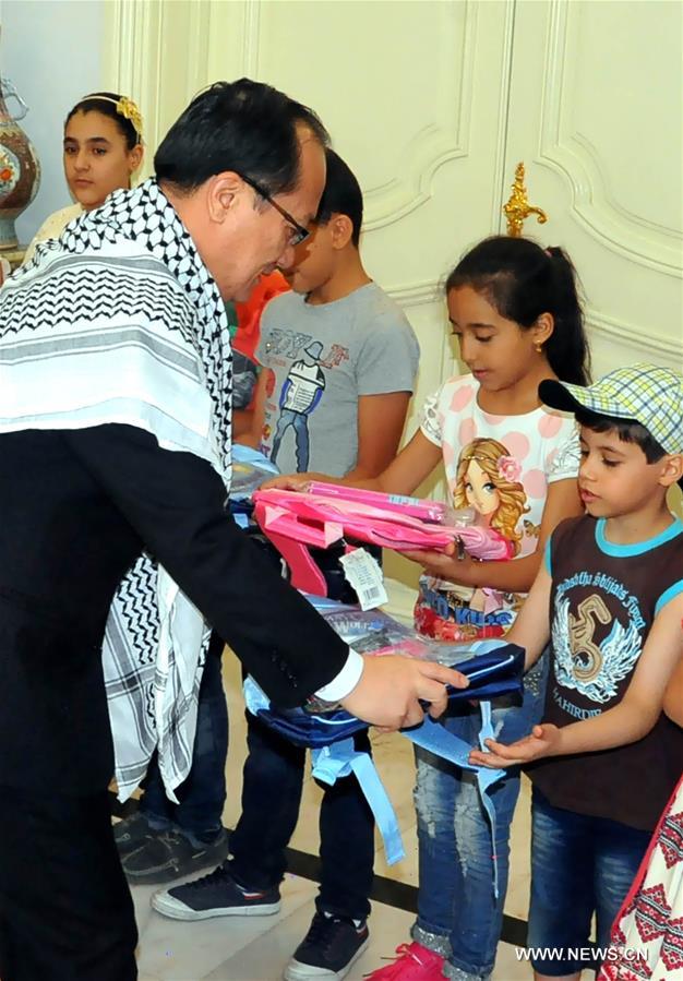 الصين تقدم مساعدات تعليمية للأطفال الفلسطينيين في سوريا