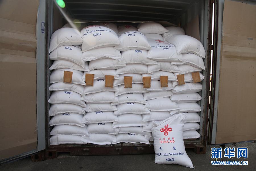 الصين تقدم مساعدات غذائية انسانية طارئة للاجئين السوريين بلبنان