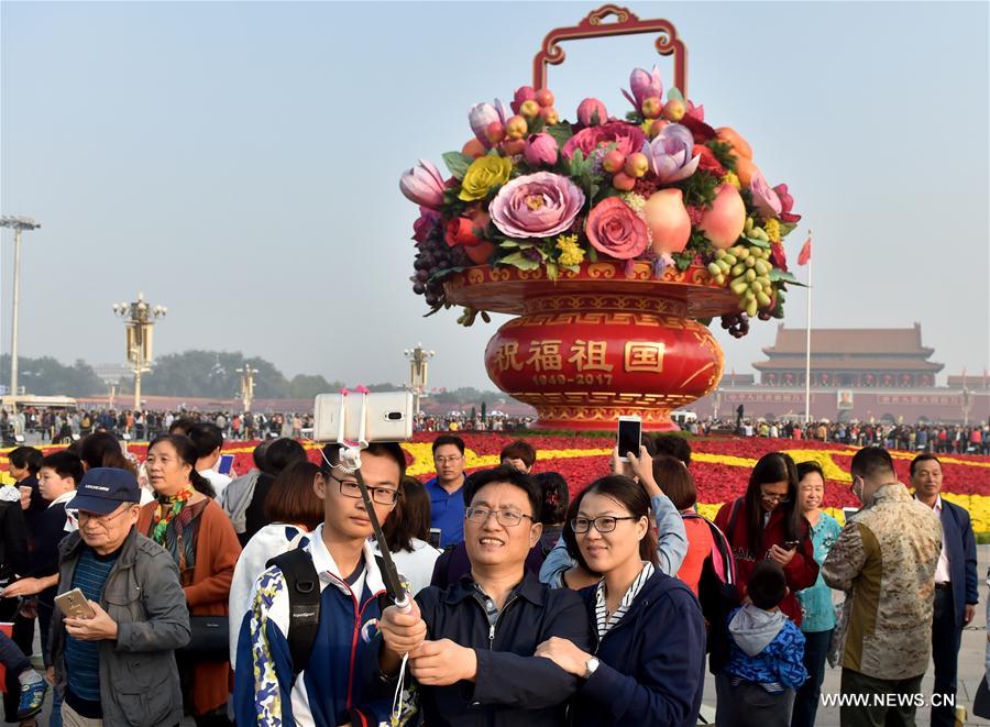 عطلة العيد الوطني الصينية تبدأ بارتفاع في الإيرادات السياحية