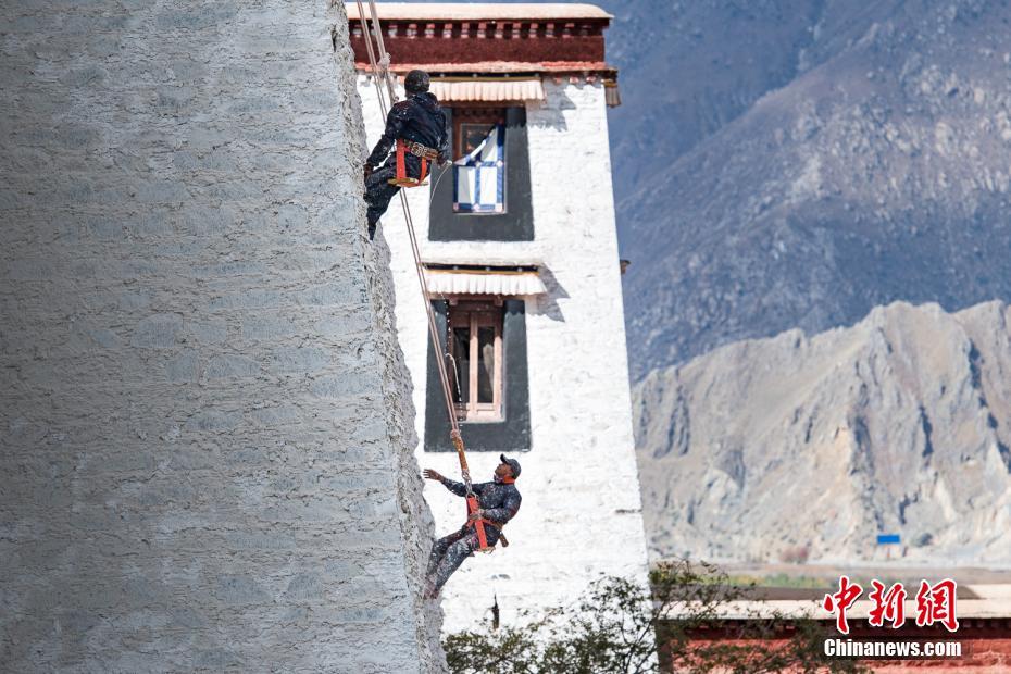 قصر بوتالا في التبت يستقبل 