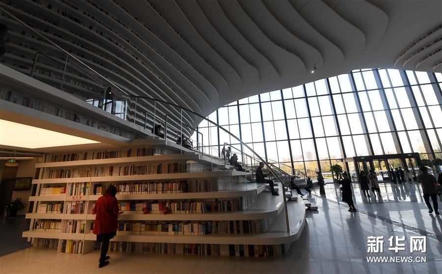 المكتبة الأكثر جمالا تدعوك للقراءة في مدينة تيانجين