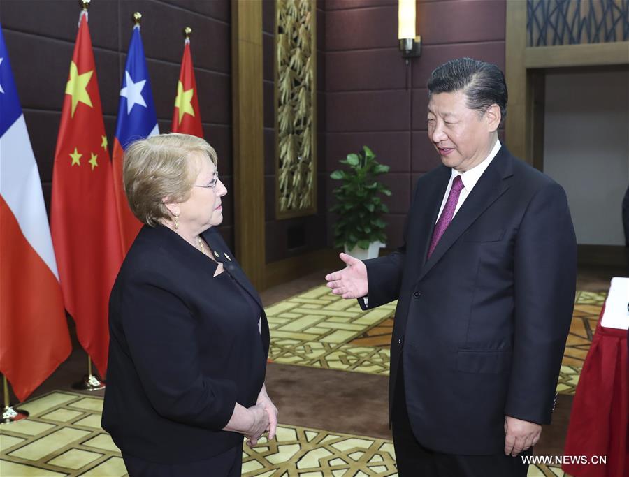 شي وباشليت يشهدان تحديث اتفاقية التجارة الحرة بين الصين وتشيلي