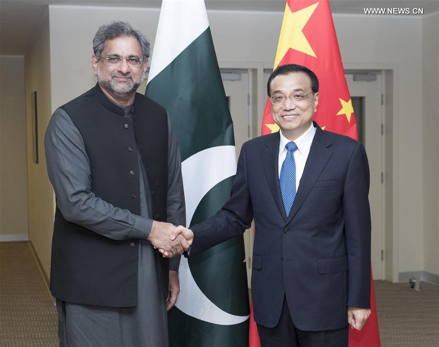 الصين وباكستان تتعهدان بمزيد من الجهود لبناء الممر الاقتصادي