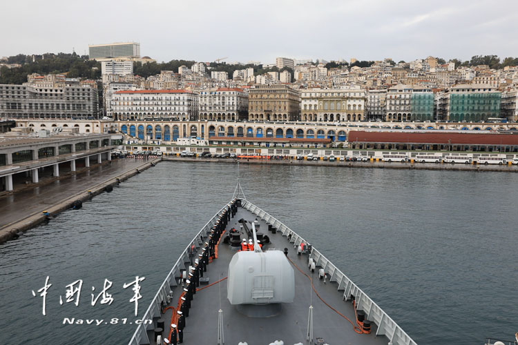 أسطول حراسة صيني يصل إلى الجزائر في زيارة ودية