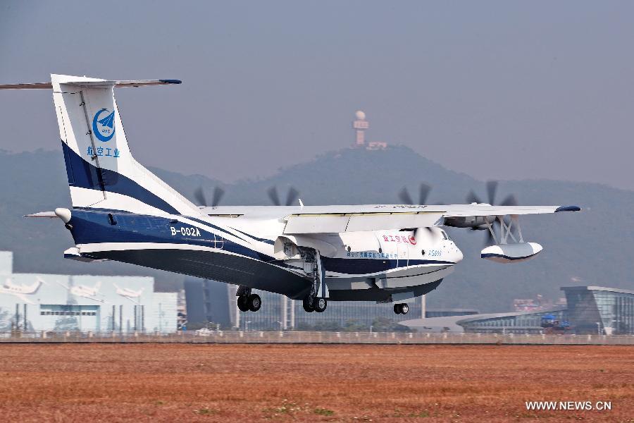أكبر طائرة برمائية صينية محلية الصنع تكمل تحليقها التجريبي الثاني بنجاح