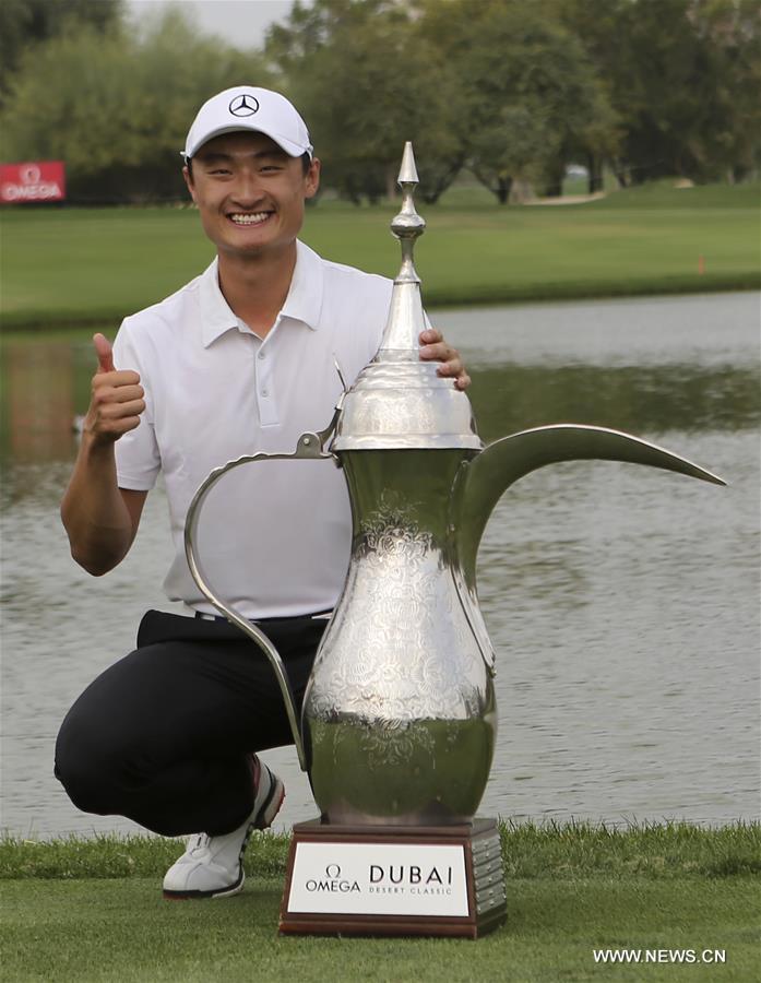 الصيني لي هاو تونغ يفوز ببطولة دبي للجولف