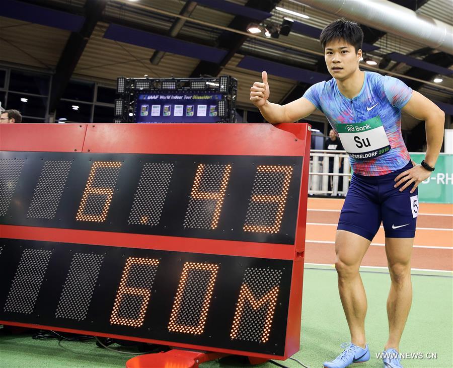 العداء الصيني سو يحطم الرقم القياسي الآسيوي لسباق 60 مترا داخل الصالات