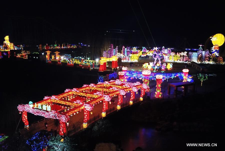 مهرجان الفوانيس الملونة في شرقي الصين 