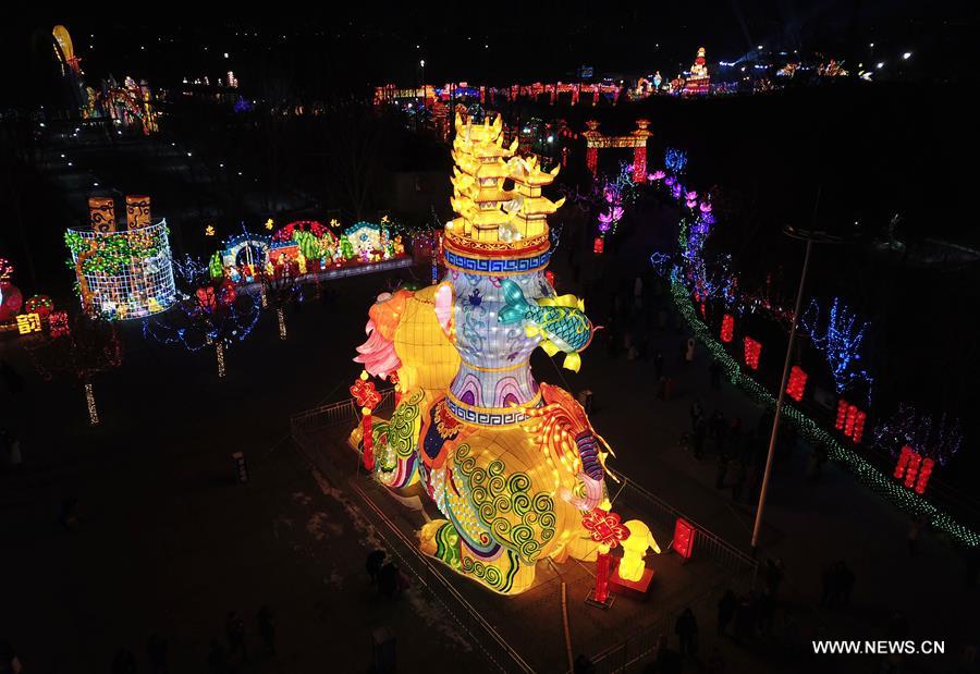 مهرجان الفوانيس الملونة في شرقي الصين 