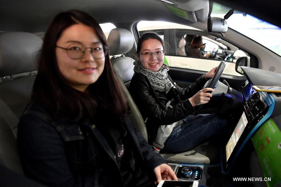 مبيعات السيارات بالصين تسجل نموا مزدوج الرقم في يناير