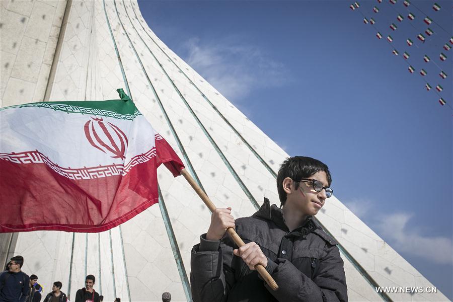 الإيرانيون يحتفلون بالذكرى الـ39 للثورة الإسلامية