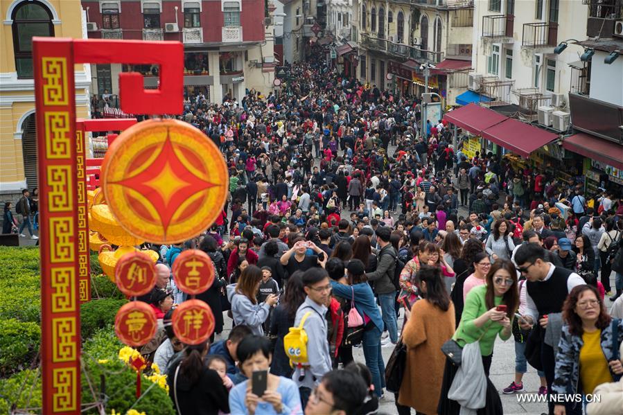 الصين تشهد المزيد من السائحين والمزيد من عائدات السياحة خلال عطلة السنة القمرية الجديدة