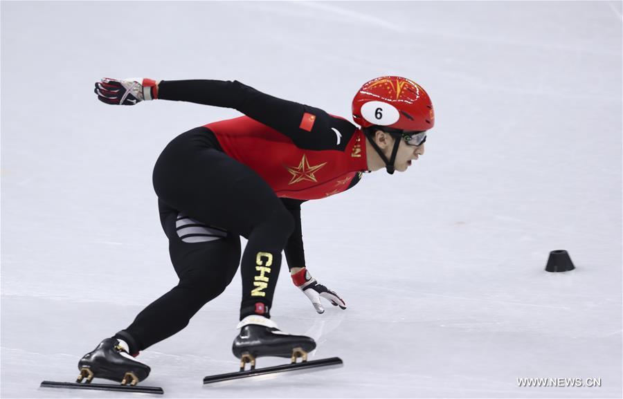 الصيني وو دا جينغ يحطم الرقم العالمي للتزلج السريع لمسافة 500 متر في الألعاب الأولمبية الشتوية في بيونغتشانغ
