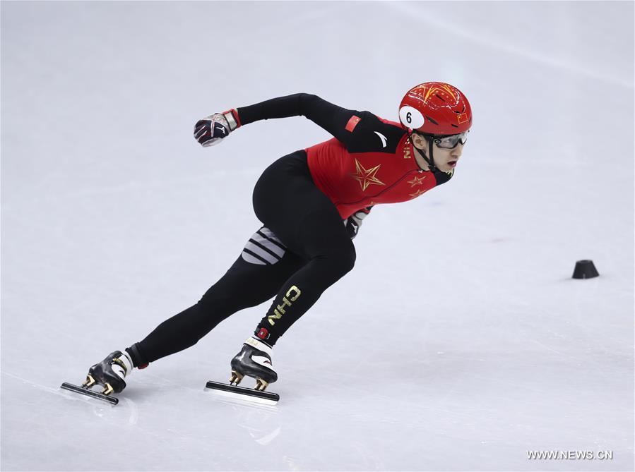الصيني وو دا جينغ يحطم الرقم العالمي للتزلج السريع لمسافة 500 متر في الألعاب الأولمبية الشتوية في بيونغتشانغ