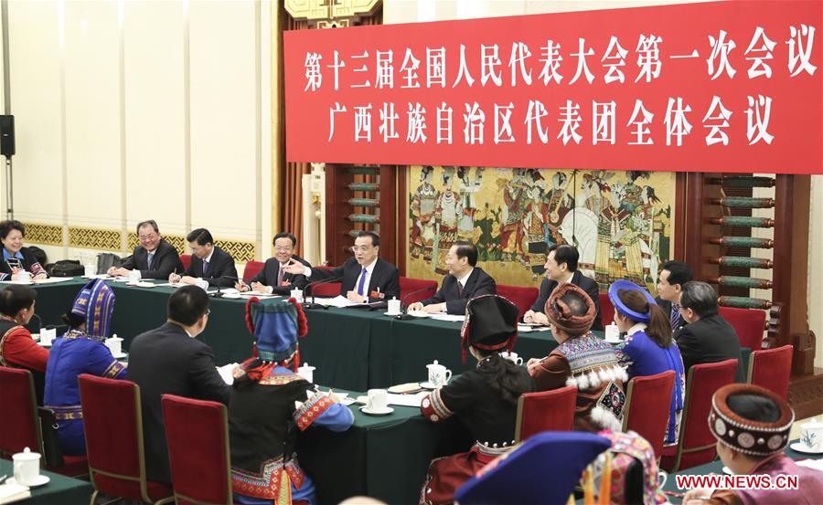تقرير اخباري: رئيس مجلس الدولة الصيني يؤكد على تعزيز الاصلاح والانفتاح وتحسين حياة الشعب