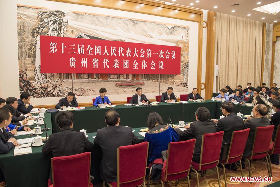 مقالة : قادة صينيون يشاركون في مناقشات مع مشرعين وطنيين