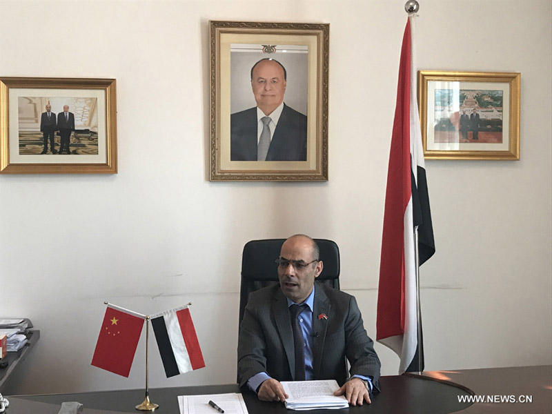 السفير اليمني: الحكومة اليمنية الشرعية ستظل تمد يدها للسلام ونطالب بحث الحوثيين على الالتزام بمرجعيات السلام