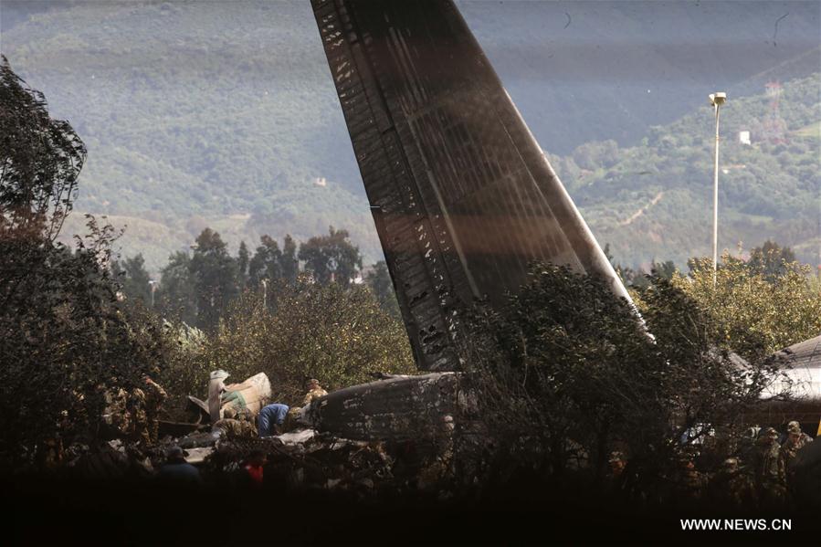 مقتل 257 شخصا في حادث تحطم طائرة عسكرية جزائرية وبوتفليقة يصفه بالفاجعة