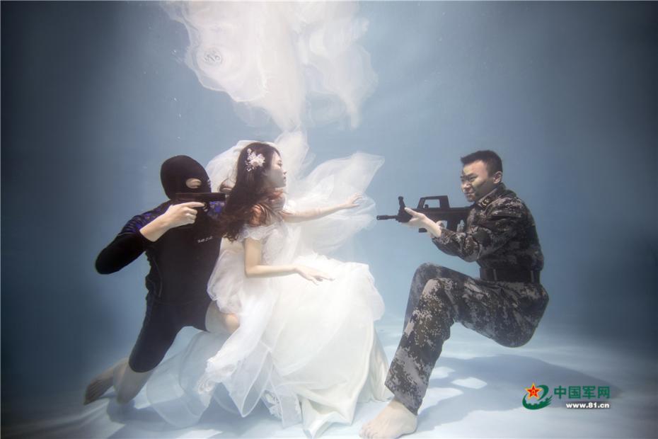 جمال وابداع وتميز .. صور زفاف عسكرية استثنائية وخاصة 