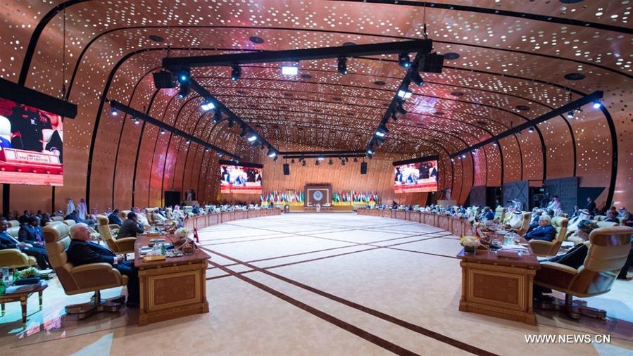 زعماء عرب يؤكدون في القمة العربية ال29 بالسعودية ضرورة التعاون لمواجهة التحديات المحيطة بالمنطقة
