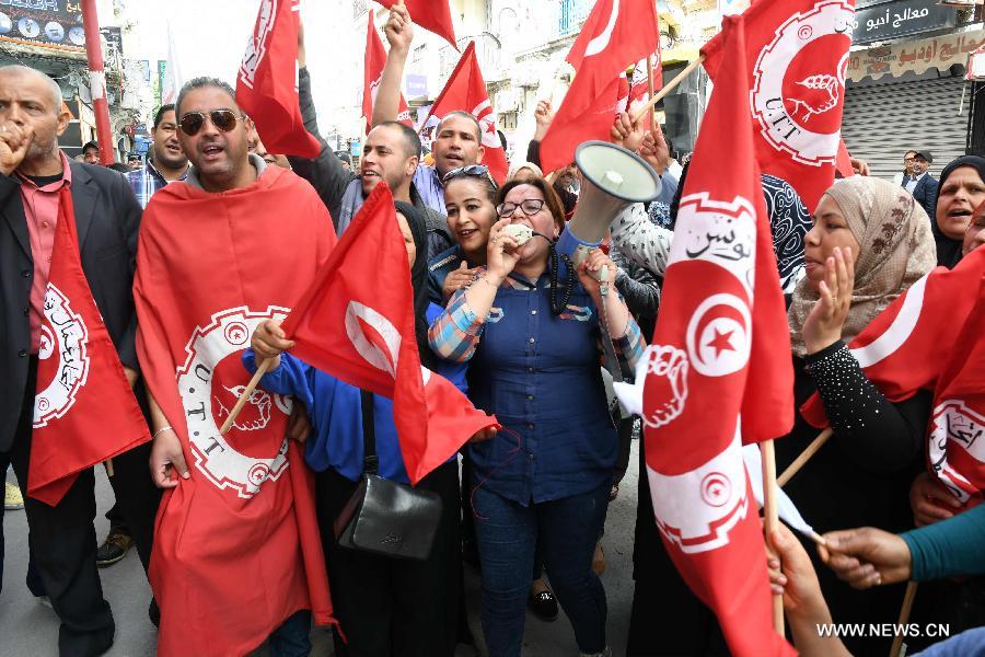 تقرير إخباري: تونس تحتفل بعيد العمال بحضور الرئيس السبسي