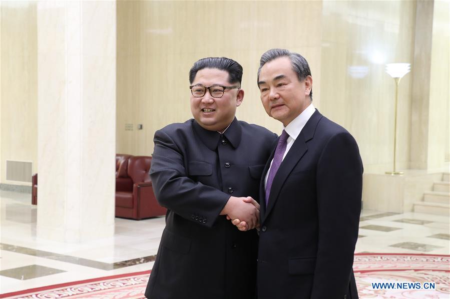 وزير الخارجية الصيني وزعيم كوريا الديمقراطية يبحثان العلاقات وقضية شبه الجزيرة الكورية