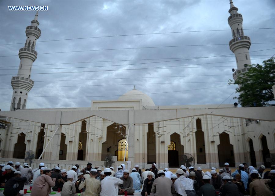 المسلمون حول العالم يحتفلون ببدء شهر رمضان