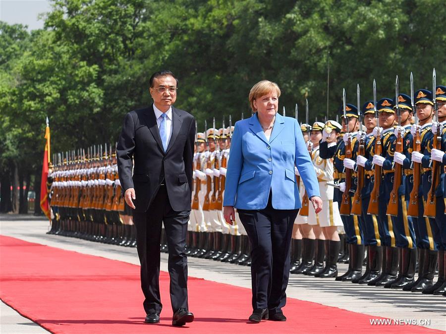 مقالة : الصين وألمانيا تسعيان إلى تعاون أقوى مع زيارة ميركل إلى الصين