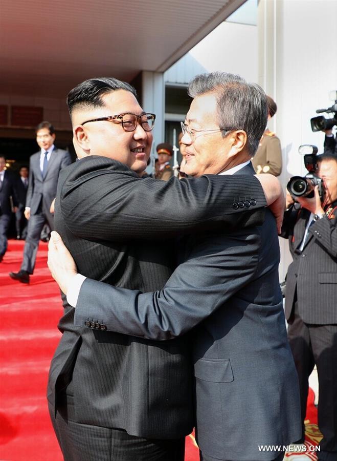 زعيما الكوريتين مون وكيم يعقدان قمة ثانية في بانمونجوم