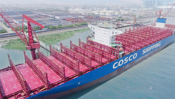 شركة بناء السفن الصينية تسلم سفينة حاويات عملاقة