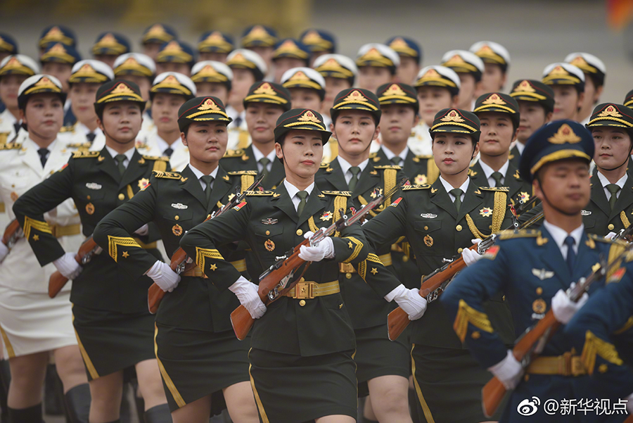 صور: تشكيلة نسائية لحرس الشرف التابع لجيش التحرير الشعبي