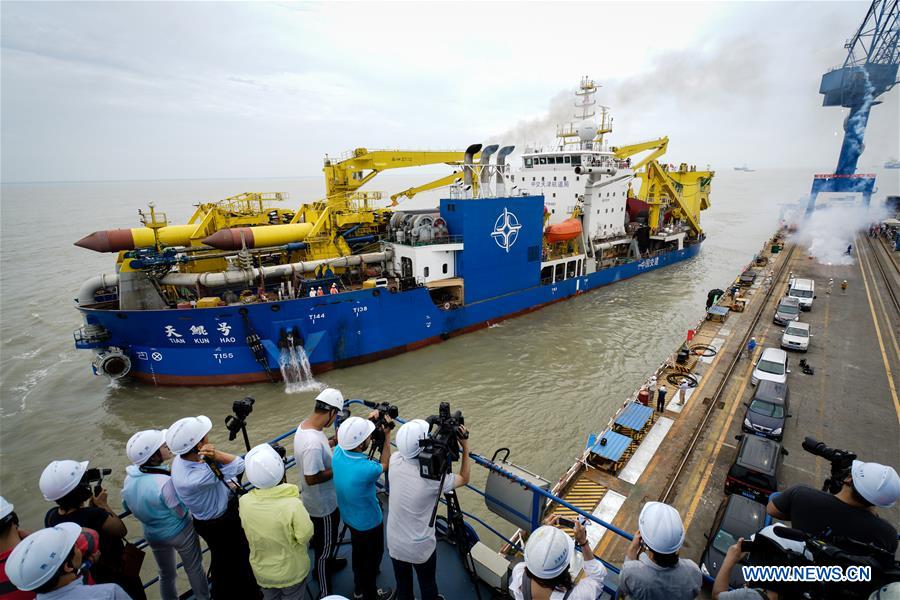 أكبر سفينة حفر آسيوية صينية الصنع تبدأ اختباراتها البحرية