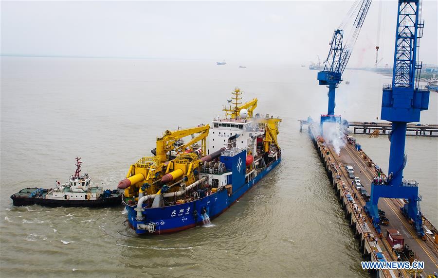 أكبر سفينة حفر آسيوية صينية الصنع تبدأ اختباراتها البحرية