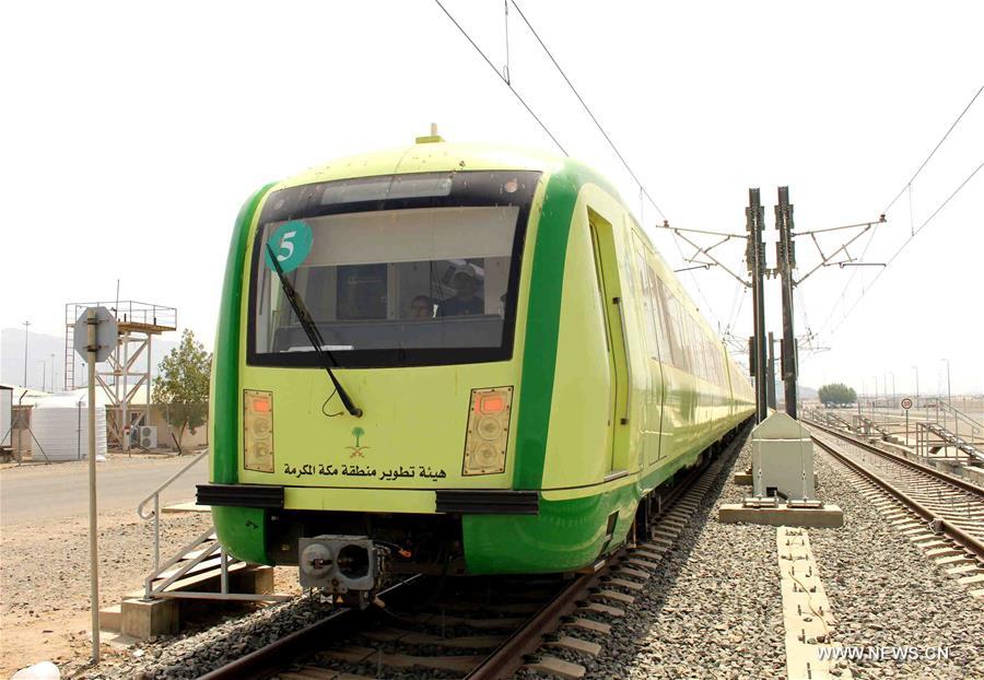 شركة صينية تبدأ تجربة القطار الكهربائي بمكة المكرمة استعدادا لموسم الحج المقبل