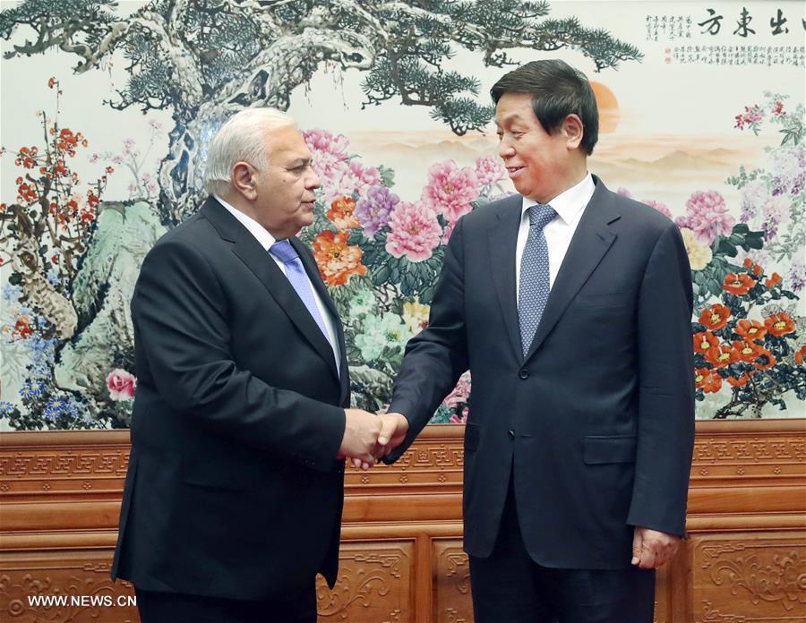 الصين وأذربيجان تتطلعان إلى توثيق التعاون البرلماني