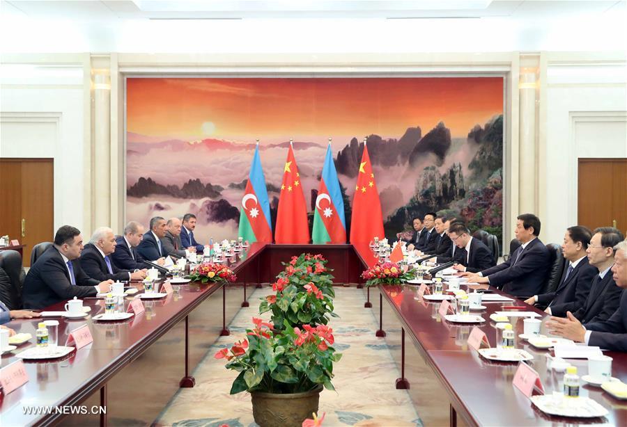 الصين وأذربيجان تتطلعان إلى توثيق التعاون البرلماني