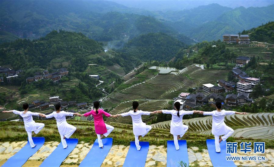 اليوم الدولي لليوغا: ممارسة اليوغا تفيد جسم الصينيين وروحهم