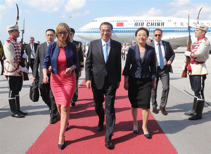 رئيس مجلس الدولة الصينى يصل إلى بلغاريا فى زيارة رسمية