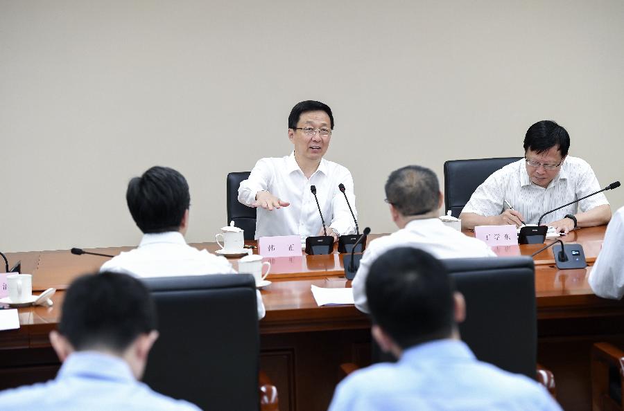 نائب رئيس مجلس الدولة الصيني يدعو الى تقديم خدمات أفضل في التأمين الطبي