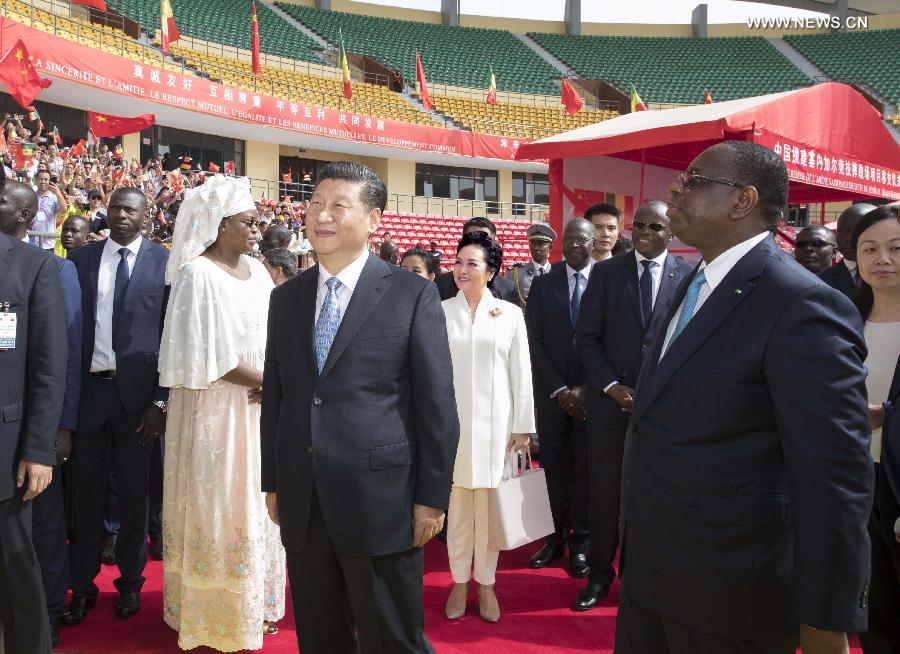 الرئيس شي يحضر مراسم تسليم حلبة المصارعة الوطنية في السنغال