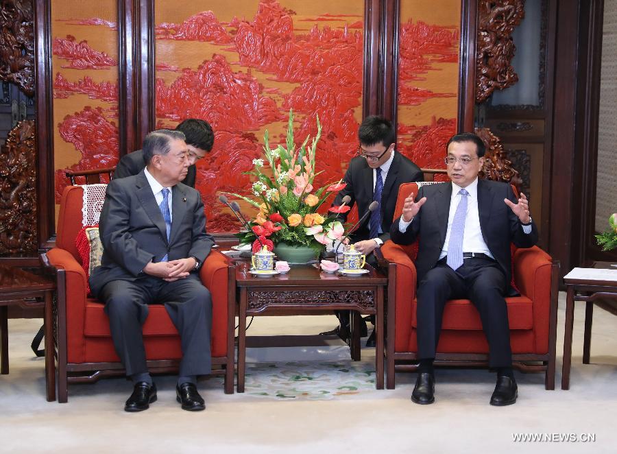 رئيس مجلس الدولة الصيني يدعو لإرساء علاقات صحية ومستقرة بين الصين واليابان