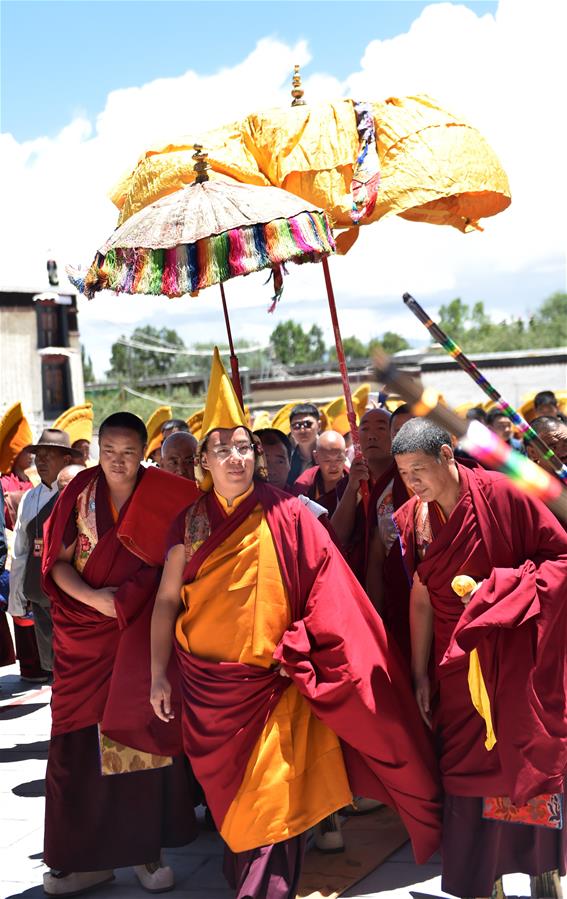البانتشن لاما يعود إلى دير تاشيلومبو جنوب غربي الصين بعد سلسلة أنشطة في لاسا