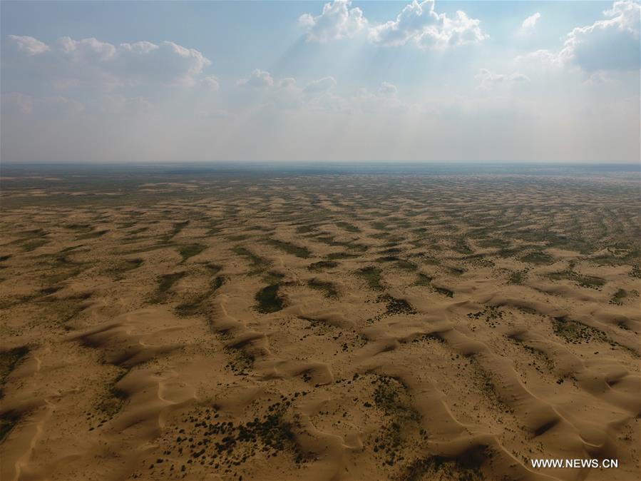 تل رملي محفوظ في مركز لمعالجة الصحراء في شمالي الصين