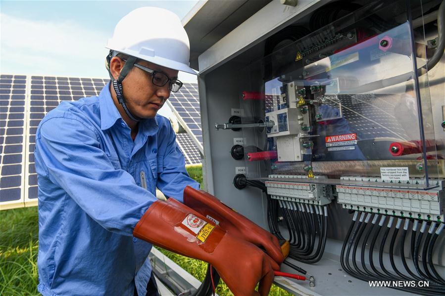 صناعة ألواح الطاقة الكهروضوئية في شمالي الصين