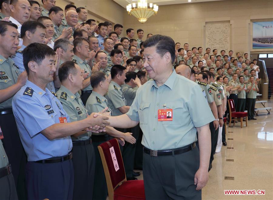 الرئيس شي يدعو إلى تعزيز قيادة الحزب الشيوعي الصيني وبناء الحزب في الجيش