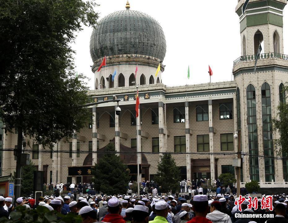 مسلمون صينيون يحتفلون بعيد الأضحى المبارك