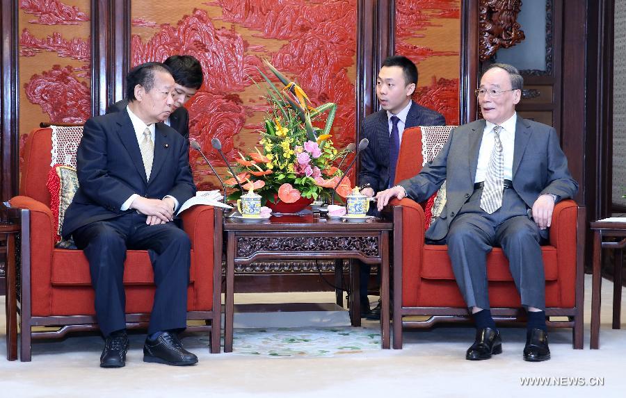 مسؤولان صينيان بارزان يلتقيان وفدا يابانيا في بكين 