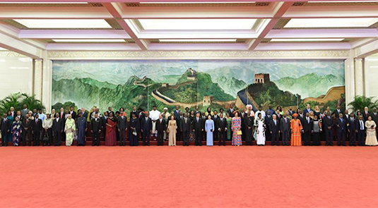 الرئيس شي يستضيف مأدبة ترحيب للقادة الحضور في قمة منتدى التعاون الصيني - الأفريقي