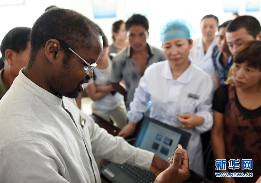 طبيب مالي: الطب الصيني التقليدي يحظى بشعبية كبيرة في أفريقيا