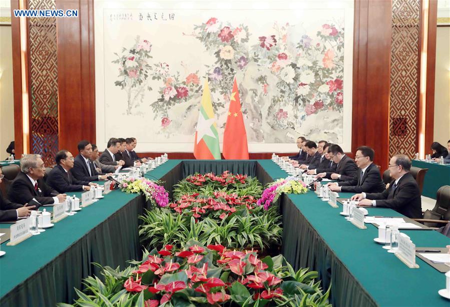 نائب رئيس مجلس الدولة الصيني يلتقي بعض القادة الأجانب على هامش معرض الصين-الآسيان